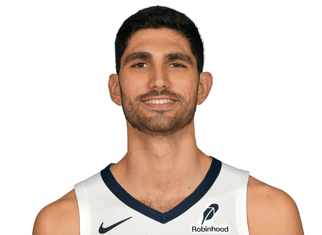 Santi Aldama headshot